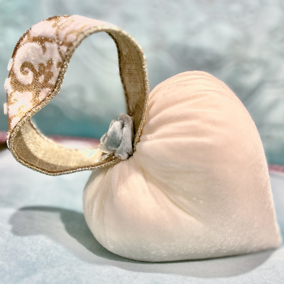 Medium Ivory Ribbon Heart w/Seafoam